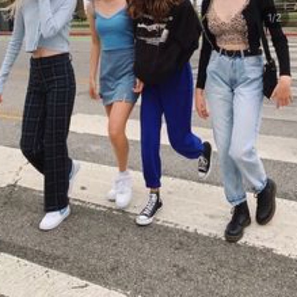 BRANDY MELVILLE MYSTERY BOX - Picture 2 of 3